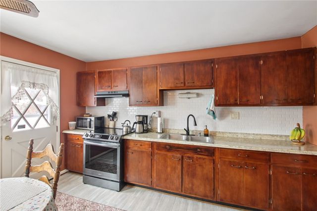 4 Ruth Ellen Way, Gates, NY 14624