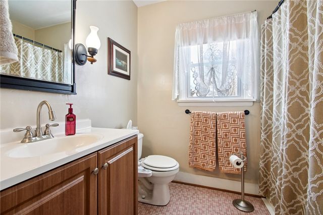 4 Ruth Ellen Way, Gates, NY 14624