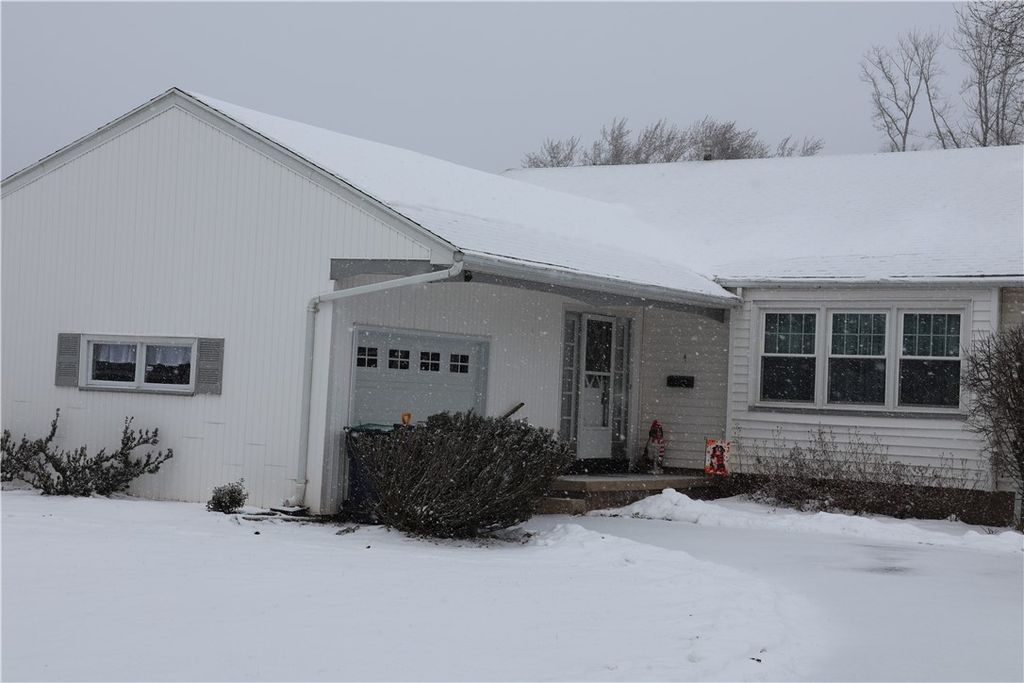 4 Ruth Ellen Way, Gates, NY 14624