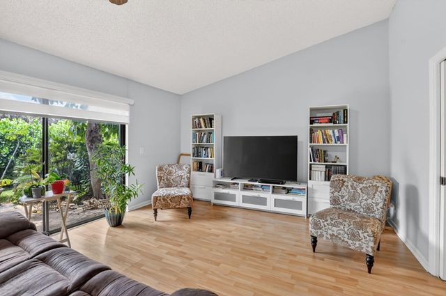 7833 San Marcos Place, Boca Raton, FL 33433