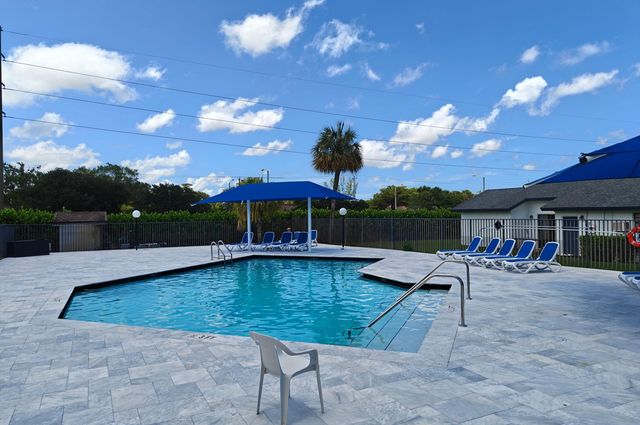 7833 San Marcos Place, Boca Raton, FL 33433