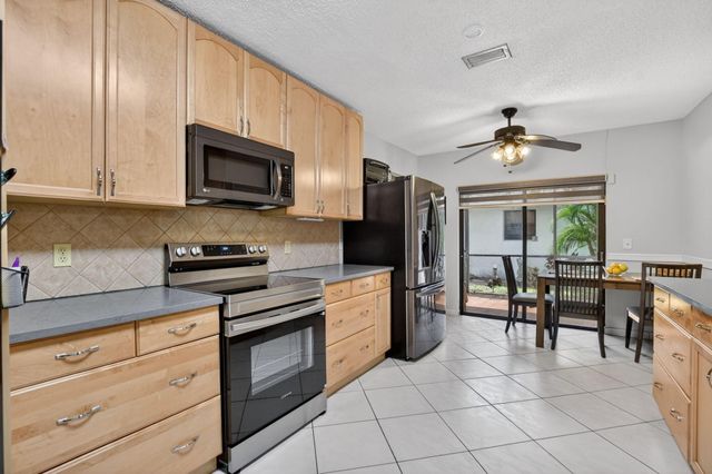7833 San Marcos Place, Boca Raton, FL 33433