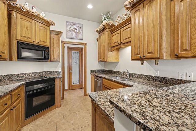 1285 Bradford Place, Blanchard, OK 73010