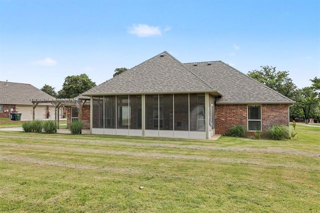 1285 Bradford Place, Blanchard, OK 73010