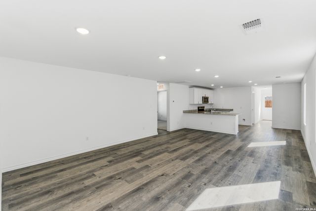 1242 LOS MOCHIS AVENUE, Converse, TX 78109