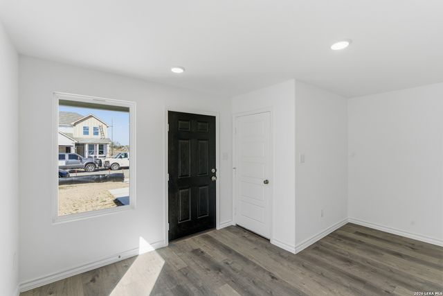 1242 LOS MOCHIS AVENUE, Converse, TX 78109