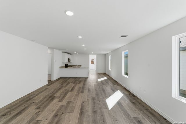 1242 LOS MOCHIS AVENUE, Converse, TX 78109