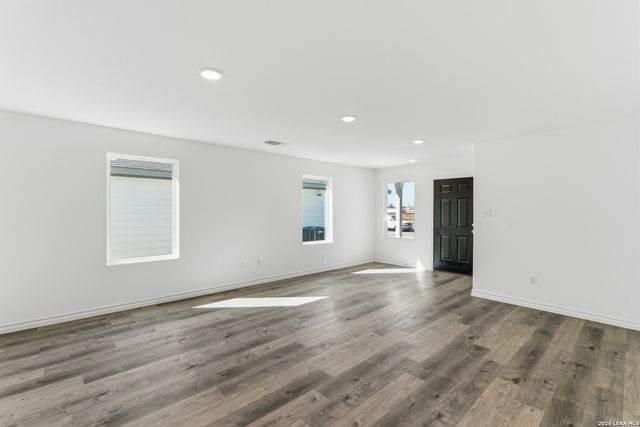 1242 LOS MOCHIS AVENUE, Converse, TX 78109