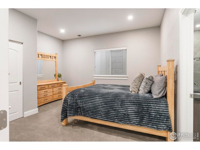 8712 Portico Ln, Longmont, CO 80503