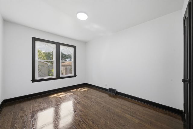 6604 S Rockwell Street, Chicago, IL 60629
