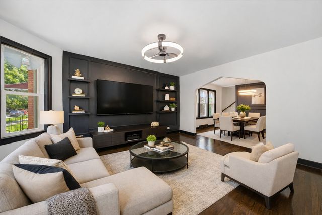 6604 S Rockwell Street, Chicago, IL 60629