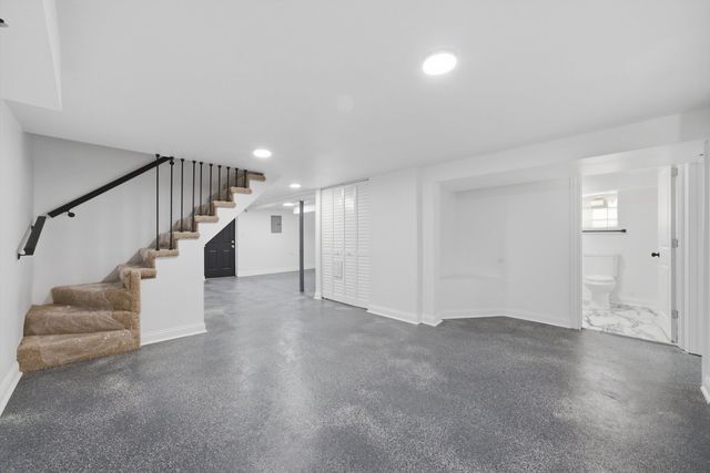 6604 S Rockwell Street, Chicago, IL 60629