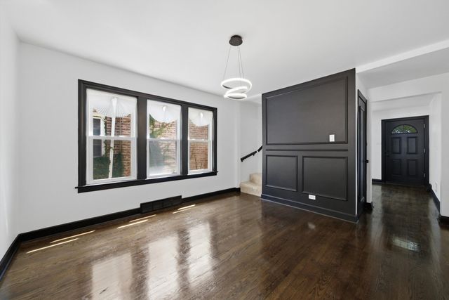 6604 S Rockwell Street, Chicago, IL 60629