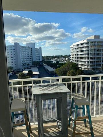 3215 S Ocean Boulevard 402, Highland Beach, FL 33487