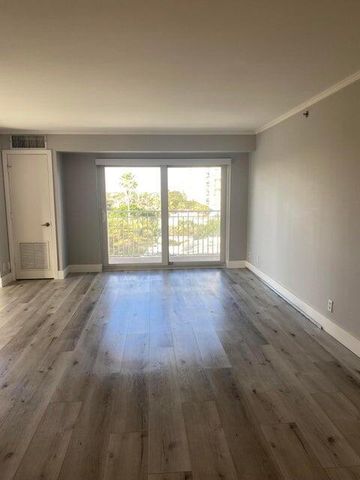 3215 S Ocean Boulevard 402, Highland Beach, FL 33487