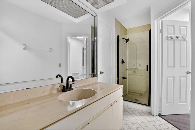 5530 Coach House Circle E, Boca Raton, FL 33486