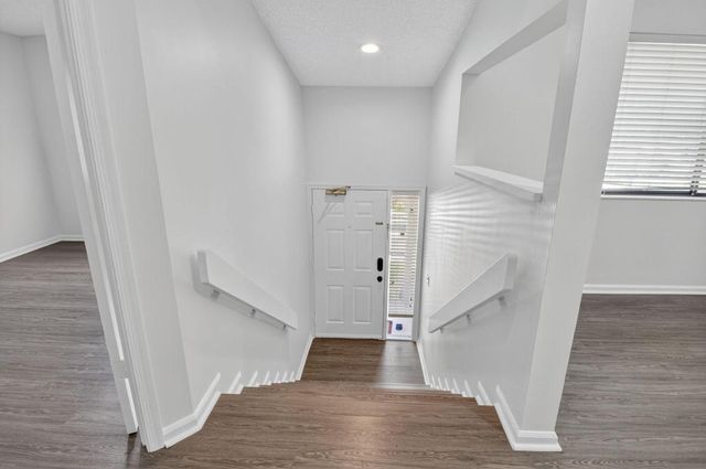 5530 Coach House Circle E, Boca Raton, FL 33486