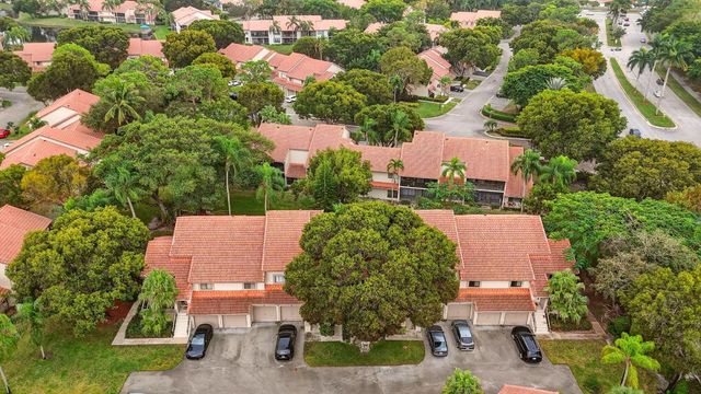 5530 Coach House Circle E, Boca Raton, FL 33486