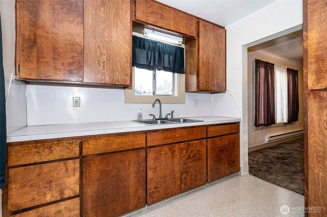 916 L Street, Centralia, WA 98531