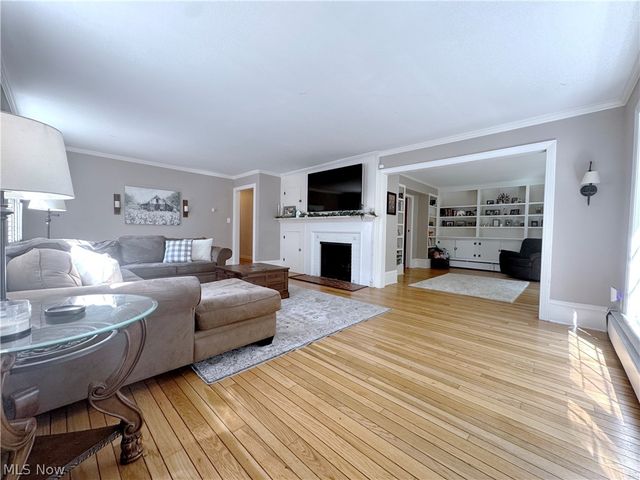 1333 Clearview Road, Lyndhurst, OH 44124