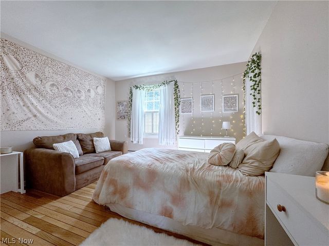 1333 Clearview Road, Lyndhurst, OH 44124