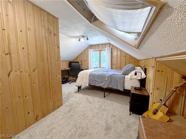 1333 Clearview Road, Lyndhurst, OH 44124