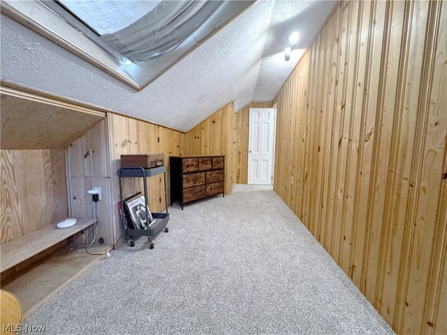 1333 Clearview Road, Lyndhurst, OH 44124