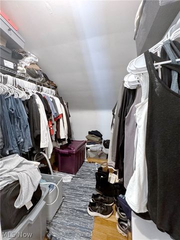 1333 Clearview Road, Lyndhurst, OH 44124