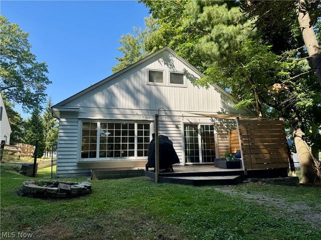 1333 Clearview Road, Lyndhurst, OH 44124