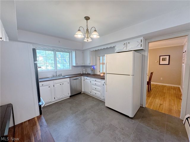 1333 Clearview Road, Lyndhurst, OH 44124