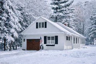 1333 Clearview Road, Lyndhurst, OH 44124