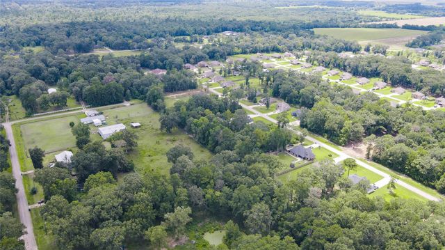 133 County Road 6606, Dayton, TX 77535