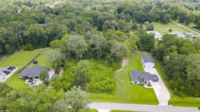 133 County Road 6606, Dayton, TX 77535
