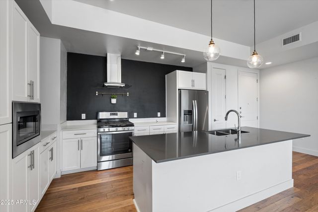 3131 N CENTRAL Avenue 6002, Phoenix, AZ 85012