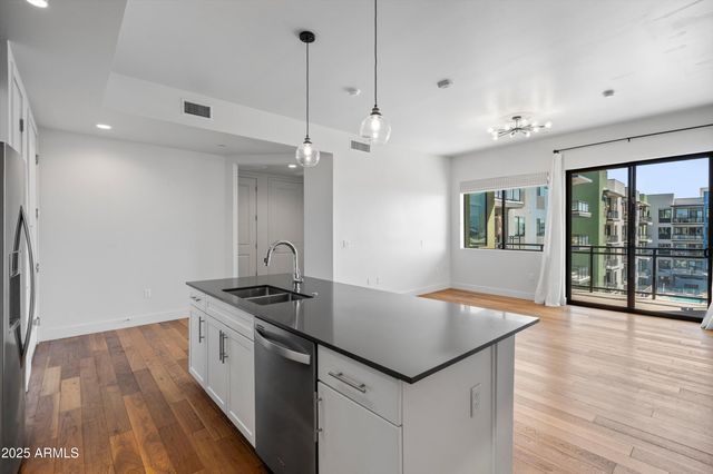 3131 N CENTRAL Avenue 6002, Phoenix, AZ 85012