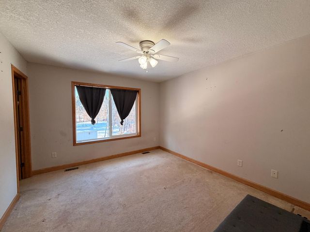 38634 Henna Circle, North Branch, MN 55056