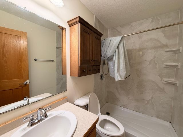 38634 Henna Circle, North Branch, MN 55056