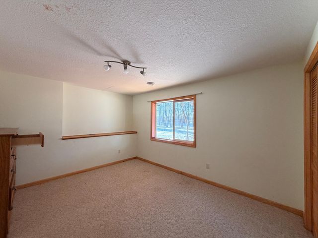 38634 Henna Circle, North Branch, MN 55056