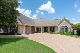 5111 Sycamore Hills Drive, College Station, TX 77845