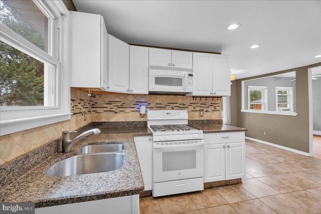 1014 W KINGS HWY, Mount Ephraim, NJ 08059