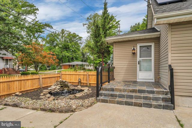 1014 W KINGS HWY, Mount Ephraim, NJ 08059