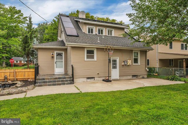 1014 W KINGS HWY, Mount Ephraim, NJ 08059