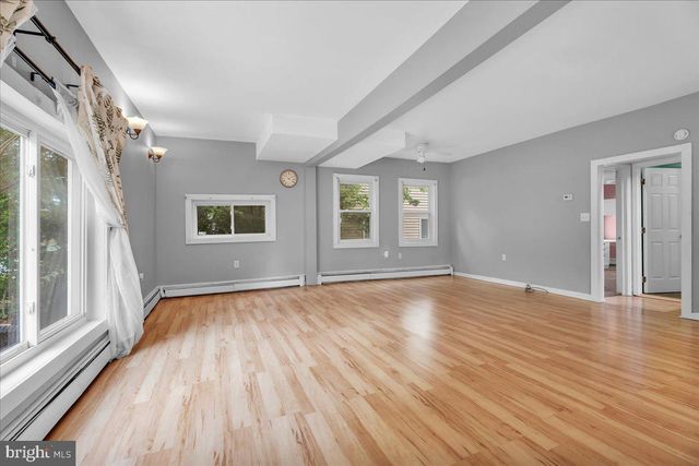 1014 W KINGS HWY, Mount Ephraim, NJ 08059