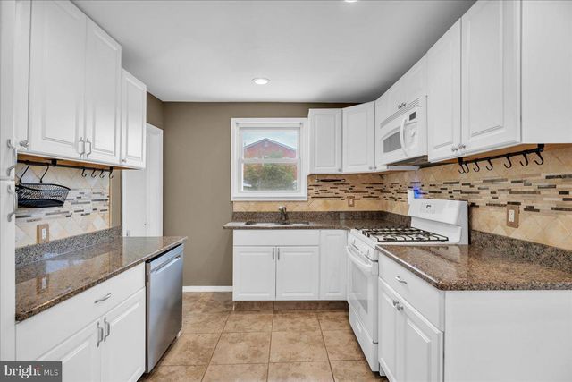 1014 W KINGS HWY, Mount Ephraim, NJ 08059