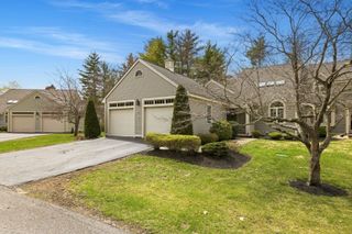 25 Peninsula Drive # 25, Stratham, NH 03885