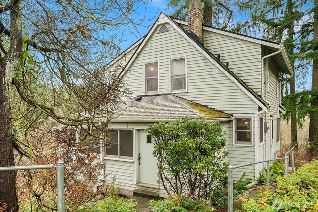 23203 Upper Dorre Don Way SE, Maple Valley, WA 98038