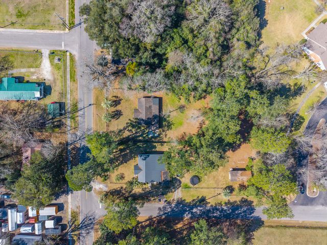 700 Peake Street, Holly Hill, SC 29059