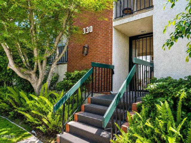 330 Burchett Street 206, Glendale, CA 91203
