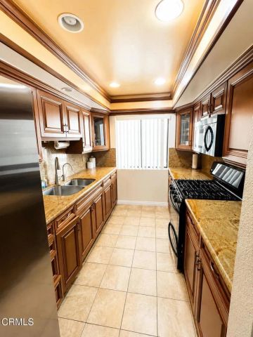 330 Burchett Street 206, Glendale, CA 91203