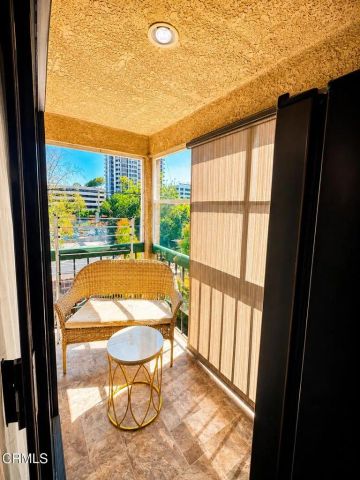 330 Burchett Street 206, Glendale, CA 91203